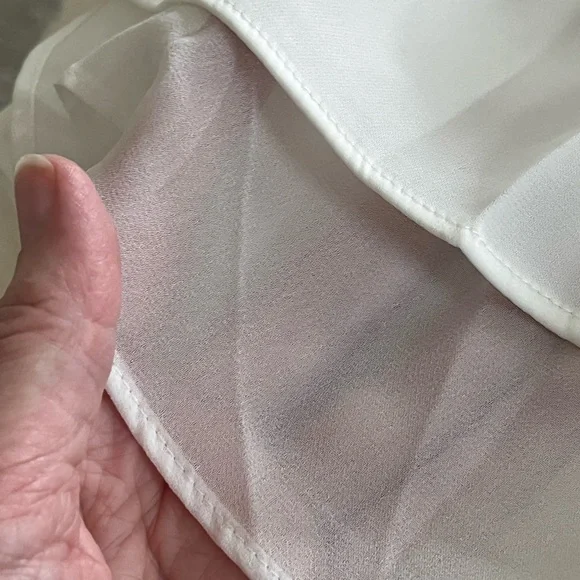 White House Black Market V-Neck Sleeveless White Blouse NWT! - Picture 8 of 11